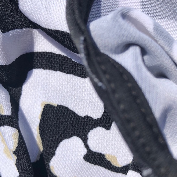 White House Black Market Sleeveless Top Sz XS - Picture 8 of 8